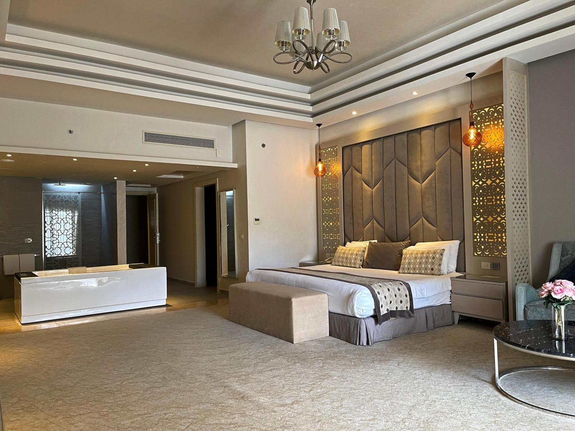 Kaisol Romance Resort Sahl Hasheesh - Adults Only ฮูร์กาดา ภายนอก รูปภาพ A bedroom at the hotel