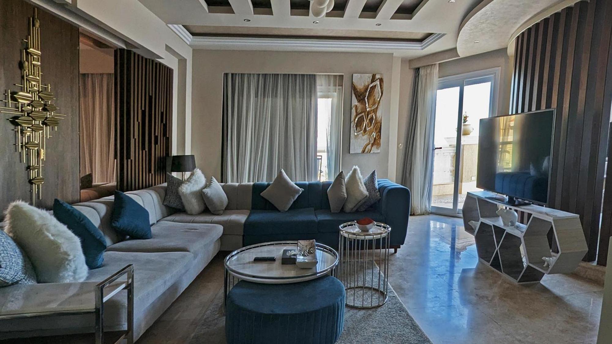 Kaisol Romance Resort Sahl Hasheesh - Adults Only ฮูร์กาดา ภายนอก รูปภาพ A living room in a luxury apartment