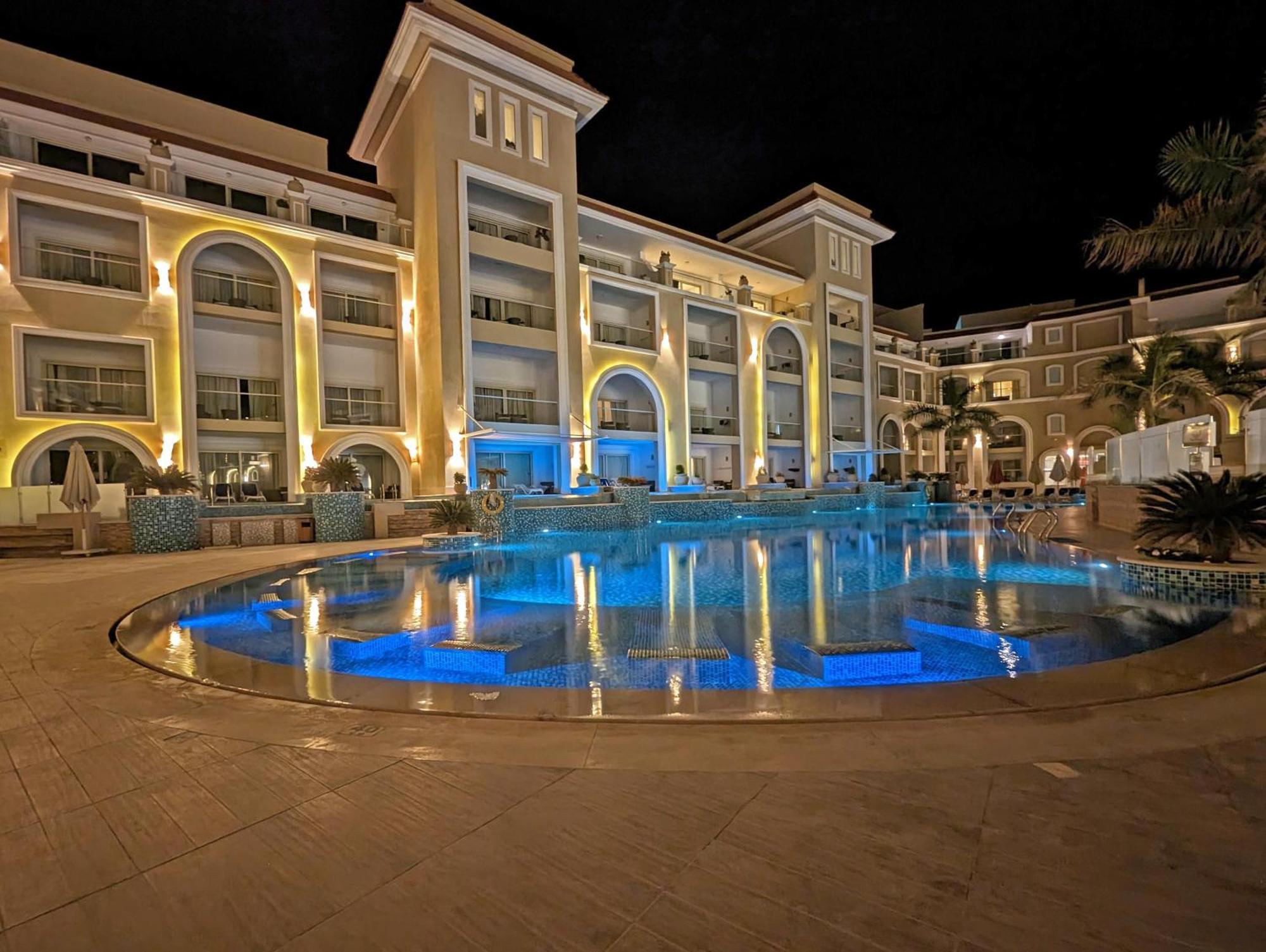 Kaisol Romance Resort Sahl Hasheesh - Adults Only ฮูร์กาดา ภายนอก รูปภาพ The Royal