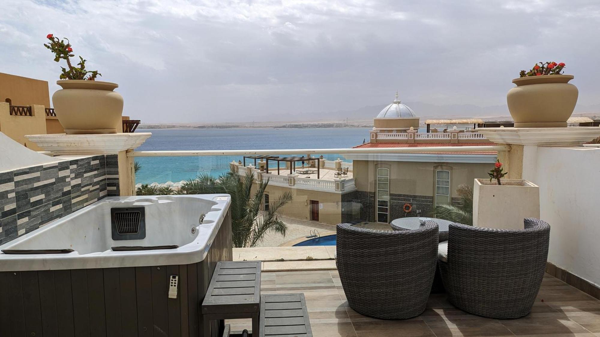 Kaisol Romance Resort Sahl Hasheesh - Adults Only ฮูร์กาดา ภายนอก รูปภาพ View from the rooftop