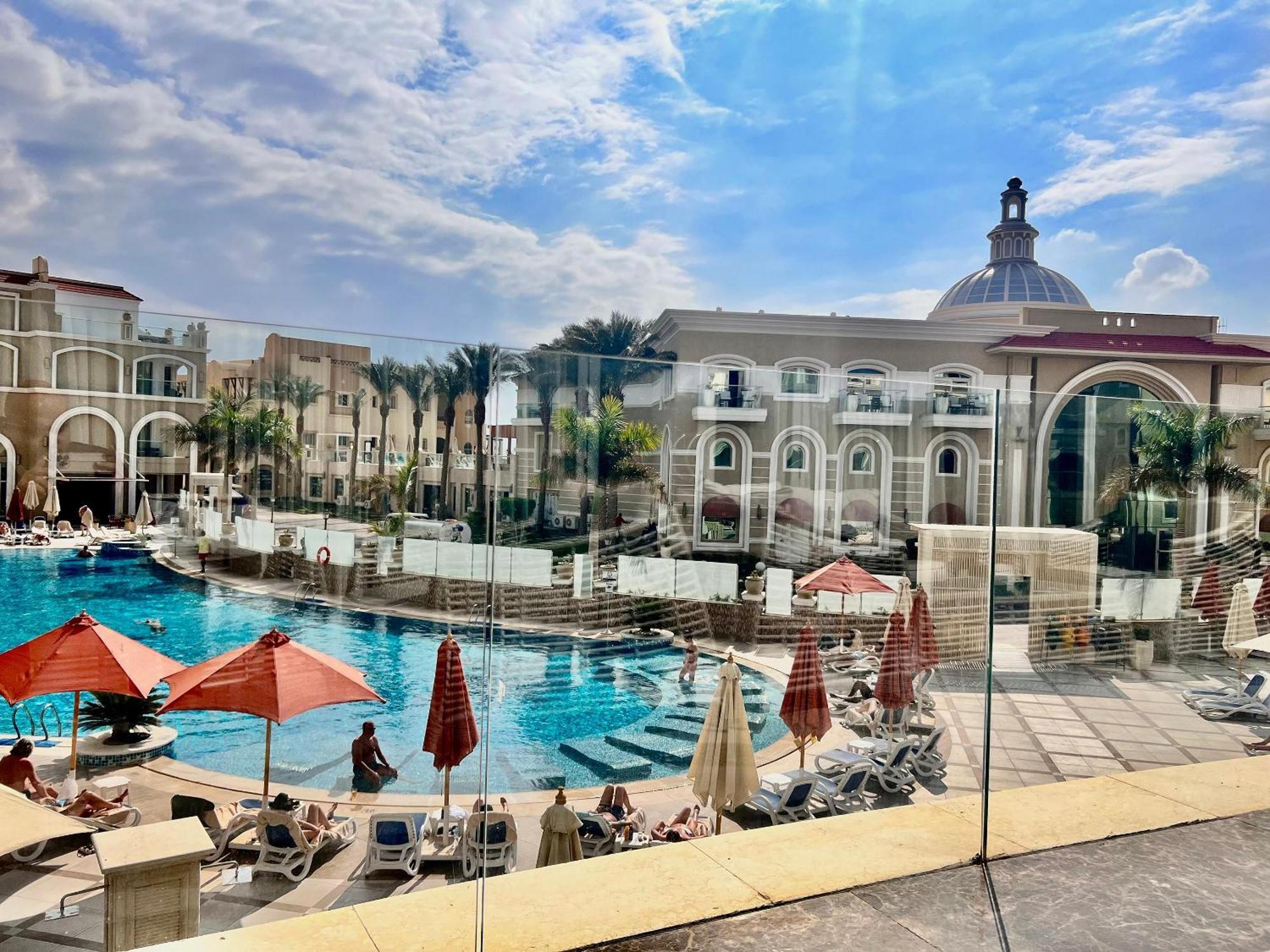 Kaisol Romance Resort Sahl Hasheesh - Adults Only ฮูร์กาดา ภายนอก รูปภาพ The pool at the Wynn